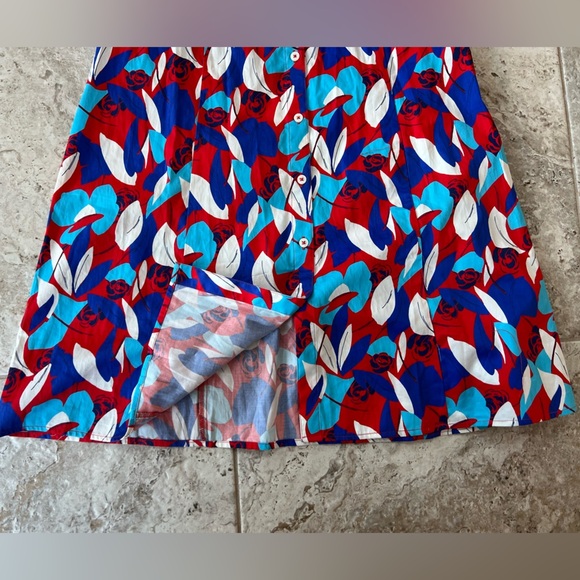 UntuckIt for her Cotton Button Front Faye Dress in Blue, Red, White Floral, 4 - Picture 10 of 14